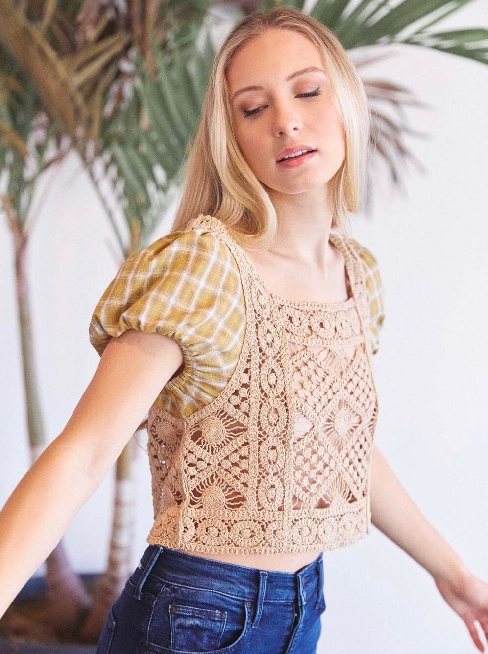 Listicle Women's Plaid Crochet Top size Small